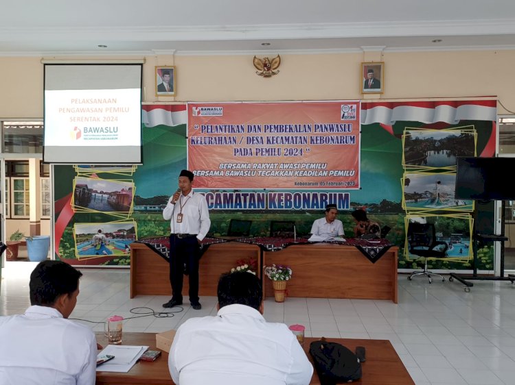 Pelantikan dan Pembekalan Panwaslu Desa Se Kecamatan Kebonarum untuk Pemilu 2024