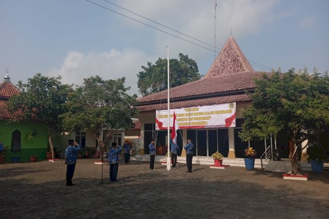 Upacara Dalam Rangka Memperingati Hari Pahlawan tahun 2023 di  Lingkungan Kecamatan Kebonarum