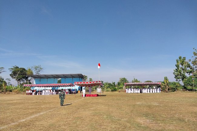 Upacara Bendera HUT ke-79 RI di Kecamatan Kebonarum