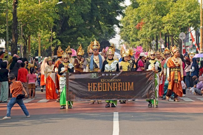 Pukau Penonton Karnaval Budaya Klaten 2026, Kontingen Kebonarum Usung Tarian "Setya Arum ing Patirtan"