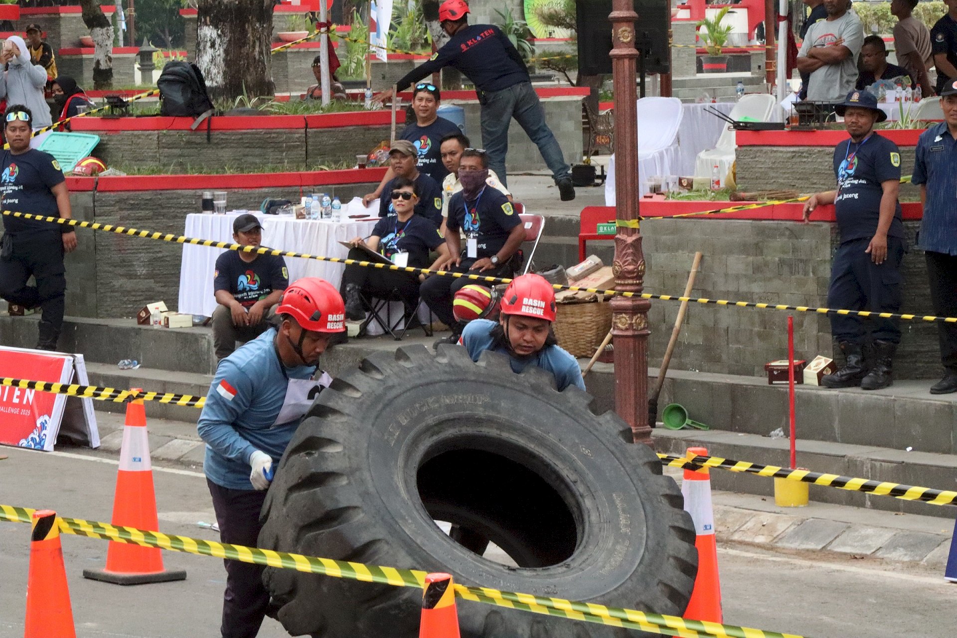 Tim REBORN Kebonarum Raih Juara 1 di Lomba Fire Safety Challenge Klaten 2025