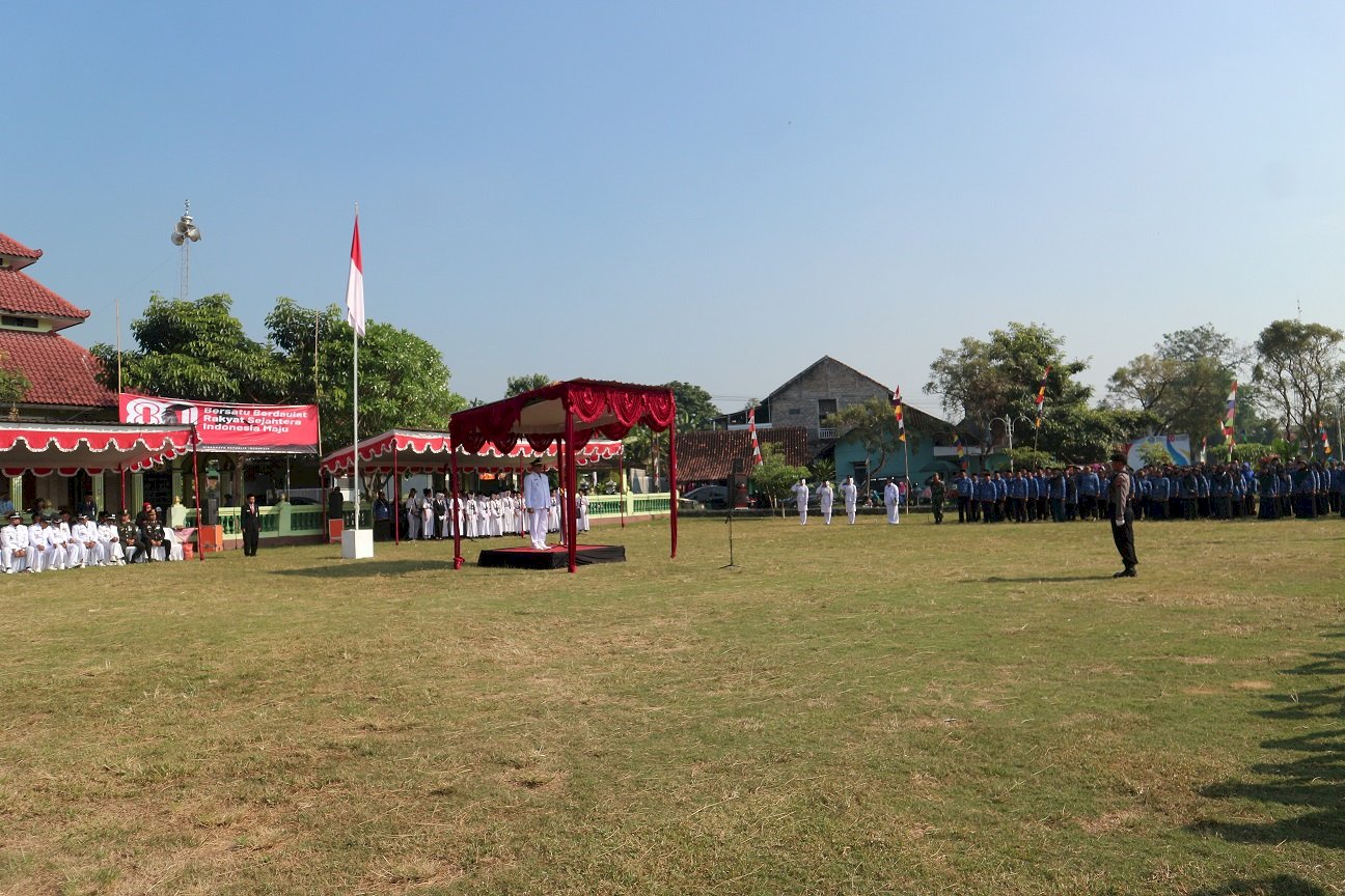 Peringatan HUT Ke-80 RI di Lapangan Pluneng, Kebonarum Berlangsung Khidmat