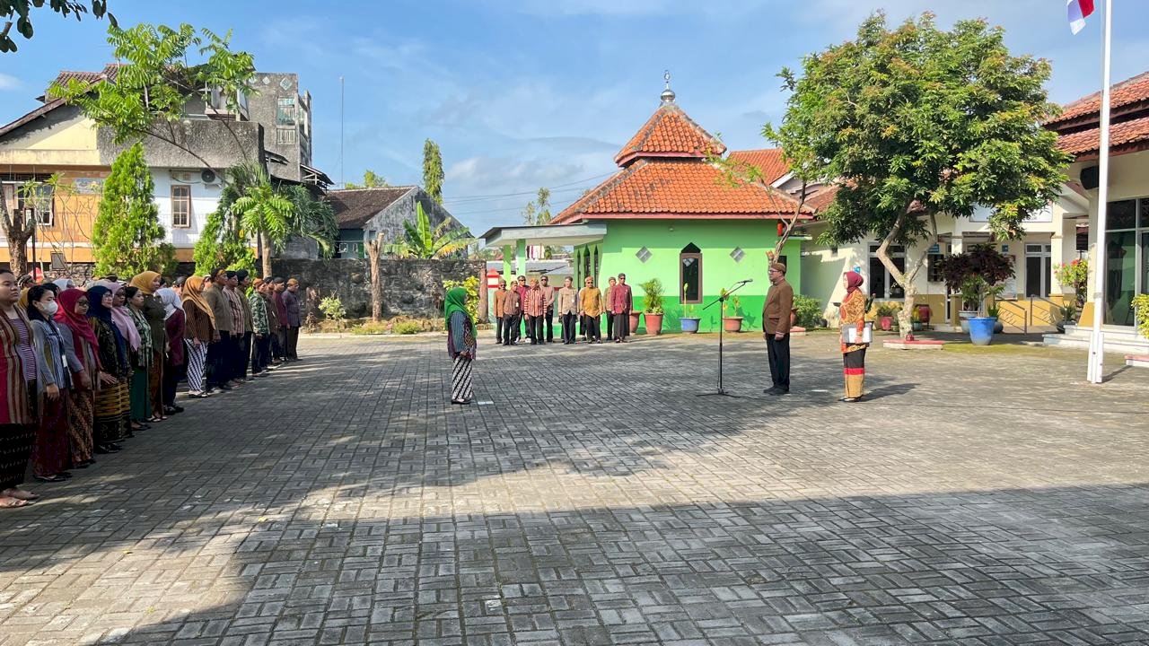 Upacara Hari Kartini Sebagai Momentum Menumbuhkan Semangat Kesetaraan dan Nasionalisme