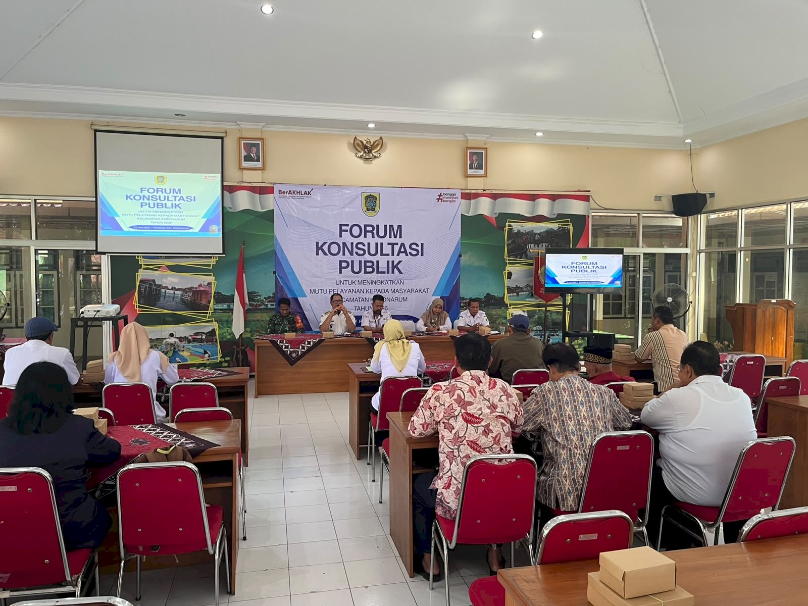 FORUM KONSULTASI PUBLIK KECAMATAN KEBONARUM WUJUDKAN PELAYANAN PUBLIK YANG BERKUALITAS DAN RESPONSIF