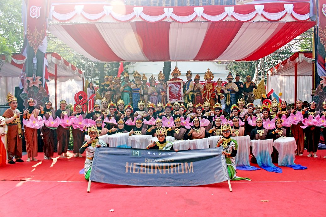 Pukau Penonton Karnaval Budaya Klaten 2026, Kontingen Kebonarum Usung Tarian "Setya Arum ing Patirtan"